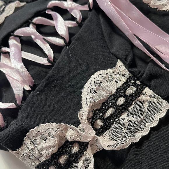 Adorable lace and ribbon crop cami - Picture 6 of 6